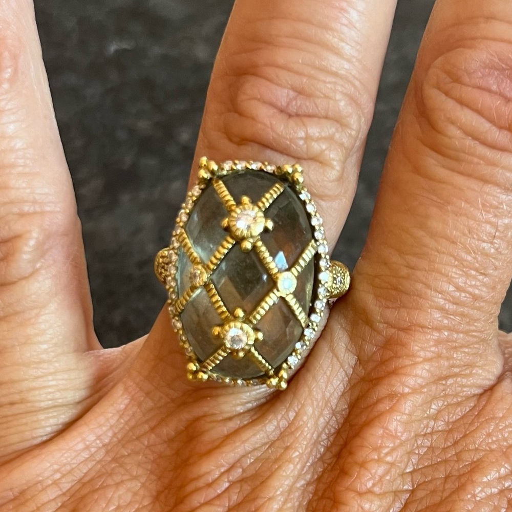 Gold and diamonds Geometric Lattice Ring
